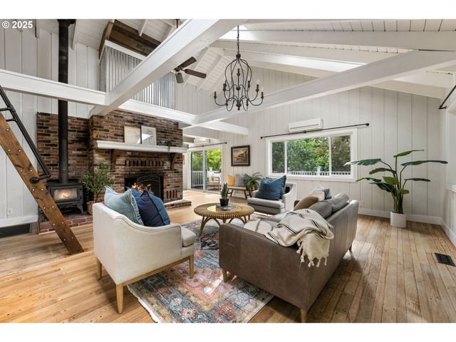 988 SAVAGE CREEK Rd, Grants Pass, OR 97527