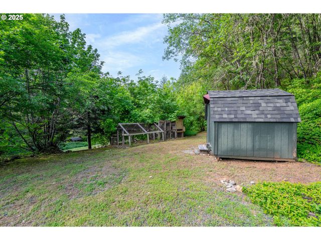 988 SAVAGE CREEK Rd, Grants Pass, OR 97527