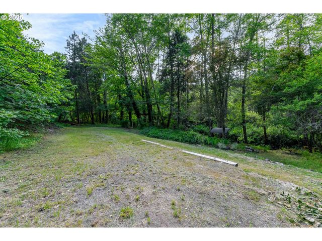 988 SAVAGE CREEK Rd, Grants Pass, OR 97527