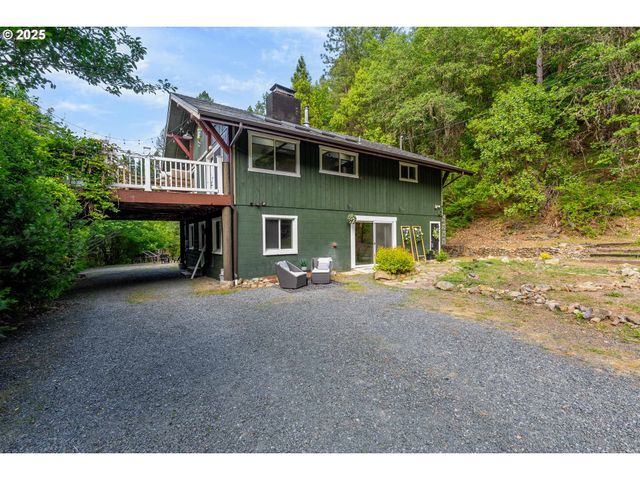 988 SAVAGE CREEK Rd, Grants Pass, OR 97527
