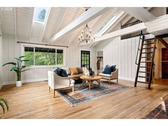 988 SAVAGE CREEK Rd, Grants Pass, OR 97527