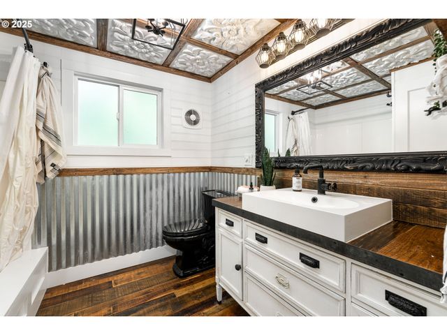 988 SAVAGE CREEK Rd, Grants Pass, OR 97527