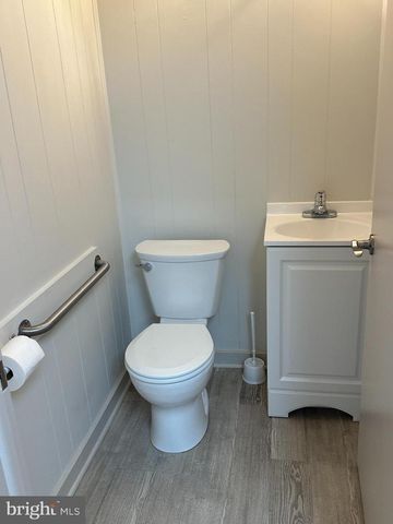 100-UNIT 102 W BUTLER AVE, Doylestown, PA 18901