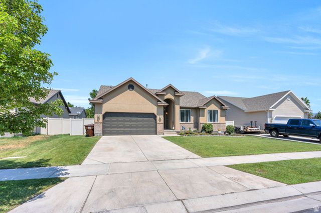 4613 E BRIDLEWAY RD, Eagle Mountain, UT 84005
