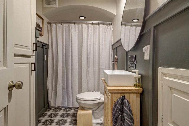 1910 N LAWE STREET, Appleton, WI 54911