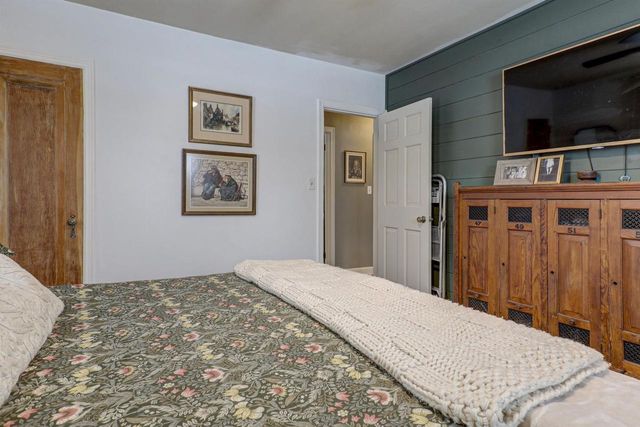 1910 N LAWE STREET, Appleton, WI 54911