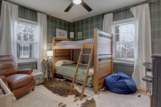 1910 N LAWE STREET, Appleton, WI 54911