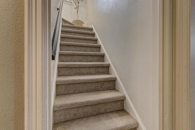 1910 N LAWE STREET, Appleton, WI 54911