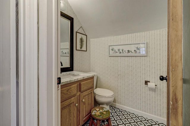 1910 N LAWE STREET, Appleton, WI 54911