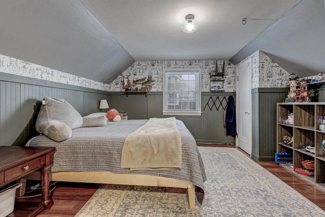 1910 N LAWE STREET, Appleton, WI 54911