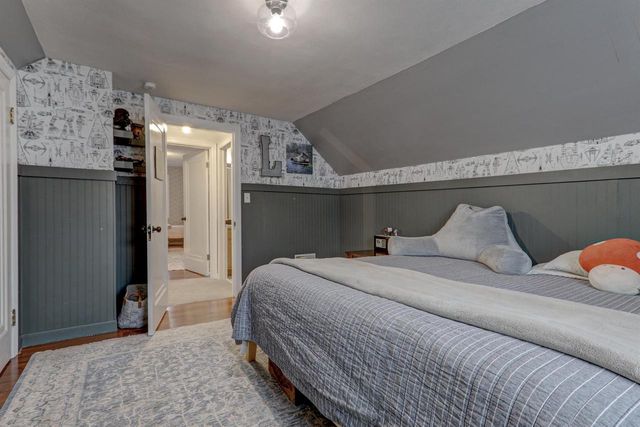 1910 N LAWE STREET, Appleton, WI 54911