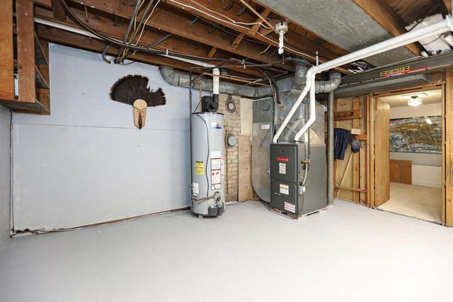 1910 N LAWE STREET, Appleton, WI 54911