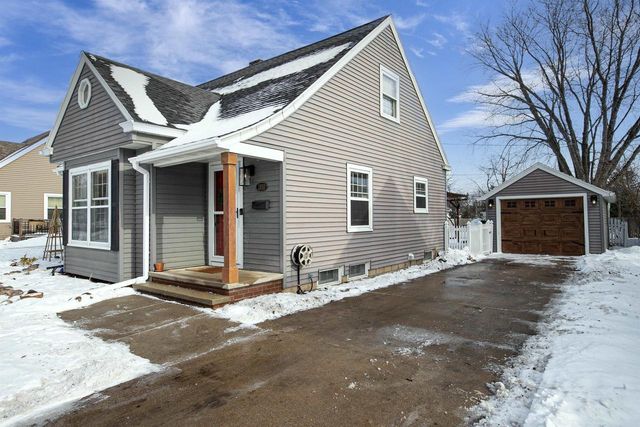 1910 N LAWE STREET, Appleton, WI 54911