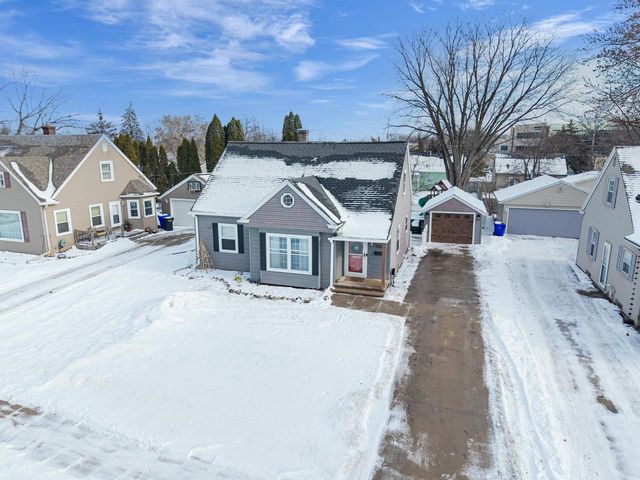 1910 N LAWE STREET, Appleton, WI 54911