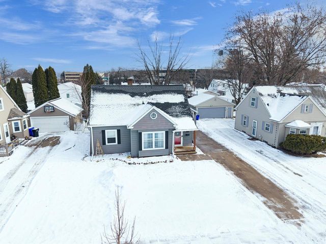 1910 N LAWE STREET, Appleton, WI 54911