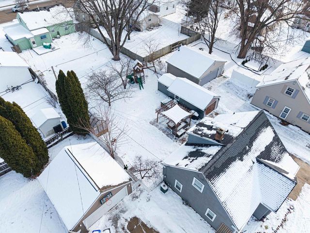 1910 N LAWE STREET, Appleton, WI 54911