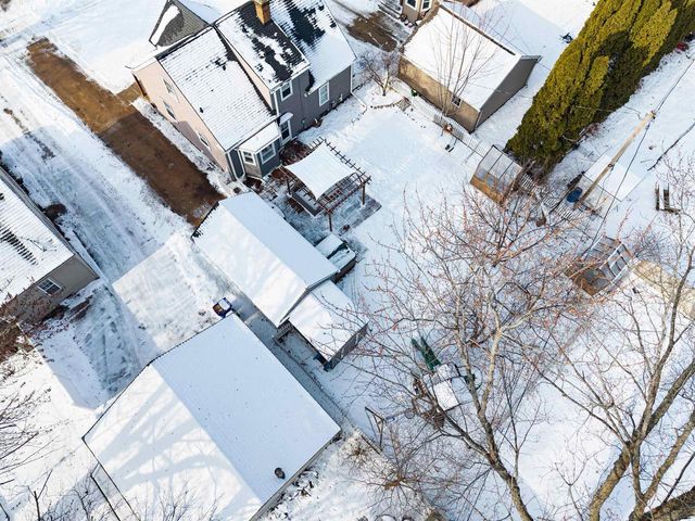 1910 N LAWE STREET, Appleton, WI 54911