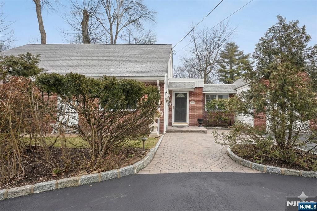 52 Knickerbocker Road, Demarest, NJ 07627