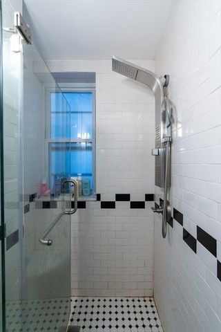 68 Phillips St 6, Boston, MA 02114