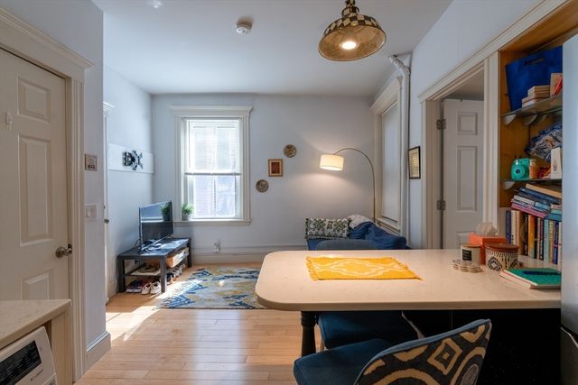 68 Phillips St 6, Boston, MA 02114