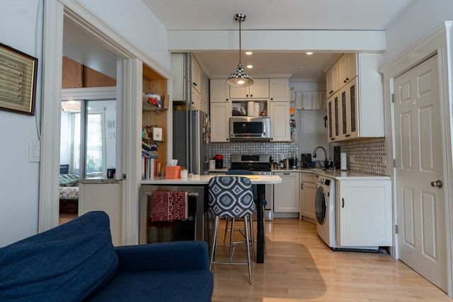 68 Phillips St 6, Boston, MA 02114