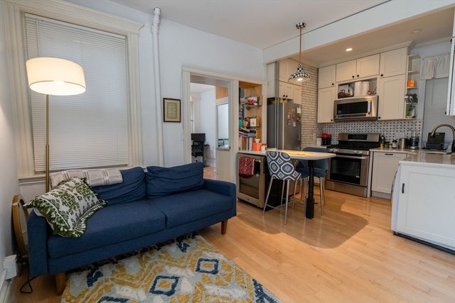 68 Phillips St 6, Boston, MA 02114