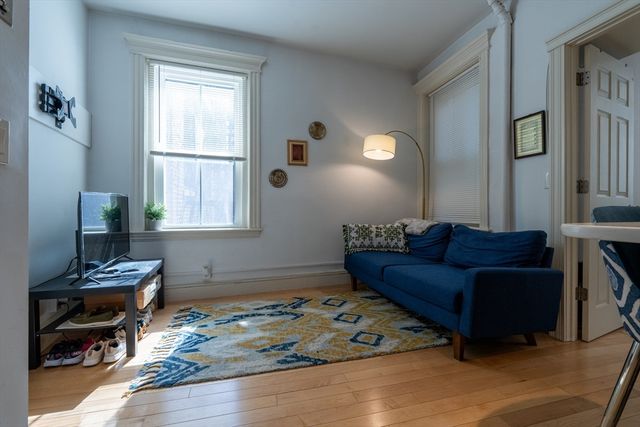 68 Phillips St 6, Boston, MA 02114