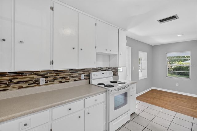 307 STEEDLY AVENUE, Lake Wales, FL 33853