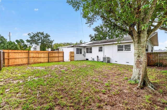 307 STEEDLY AVENUE, Lake Wales, FL 33853