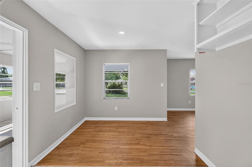 Image 15 of property listing at 307 STEEDLY AVENUE, Lake Wales, FL 33853