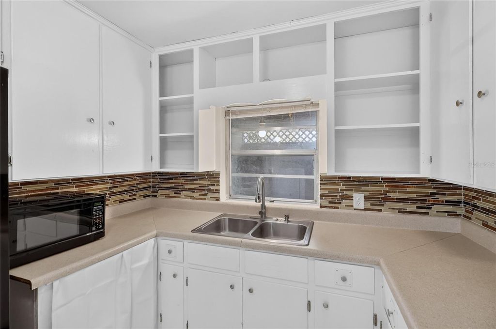 Image 19 of property listing at 307 STEEDLY AVENUE, Lake Wales, FL 33853