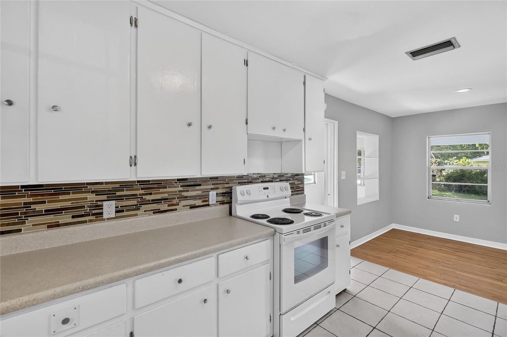 Image 20 of property listing at 307 STEEDLY AVENUE, Lake Wales, FL 33853