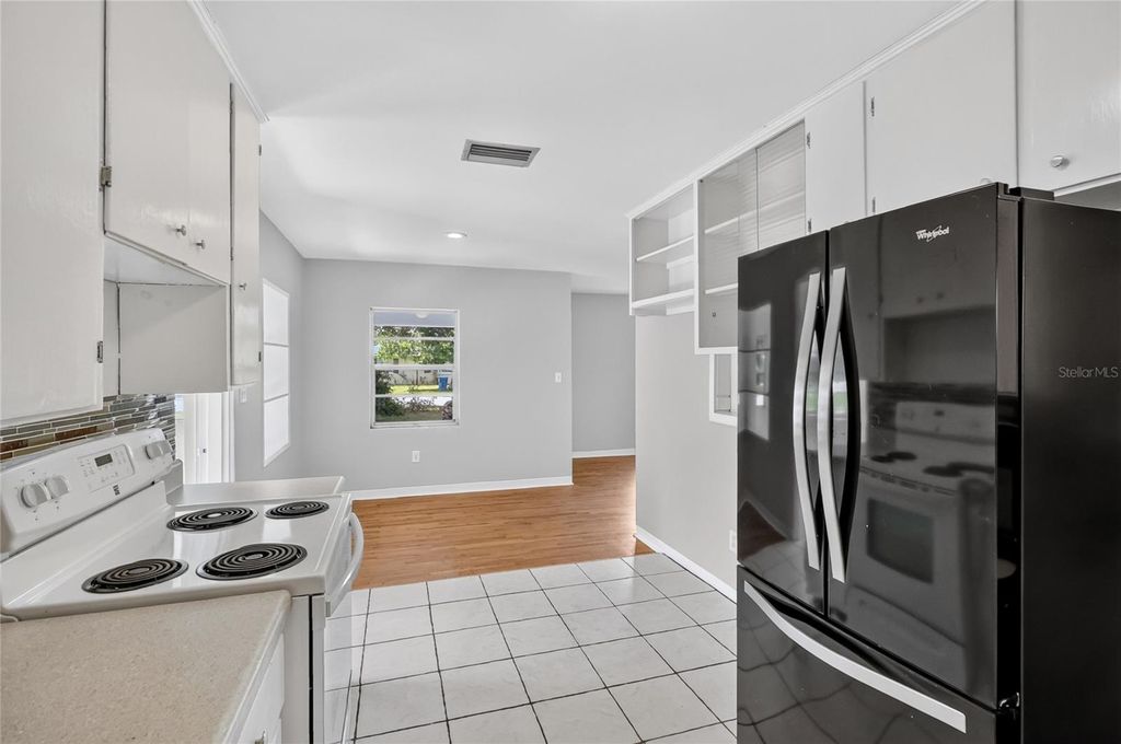 Image 21 of property listing at 307 STEEDLY AVENUE, Lake Wales, FL 33853