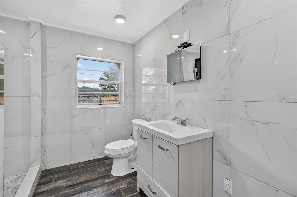 Image 30 of property listing at 307 STEEDLY AVENUE, Lake Wales, FL 33853