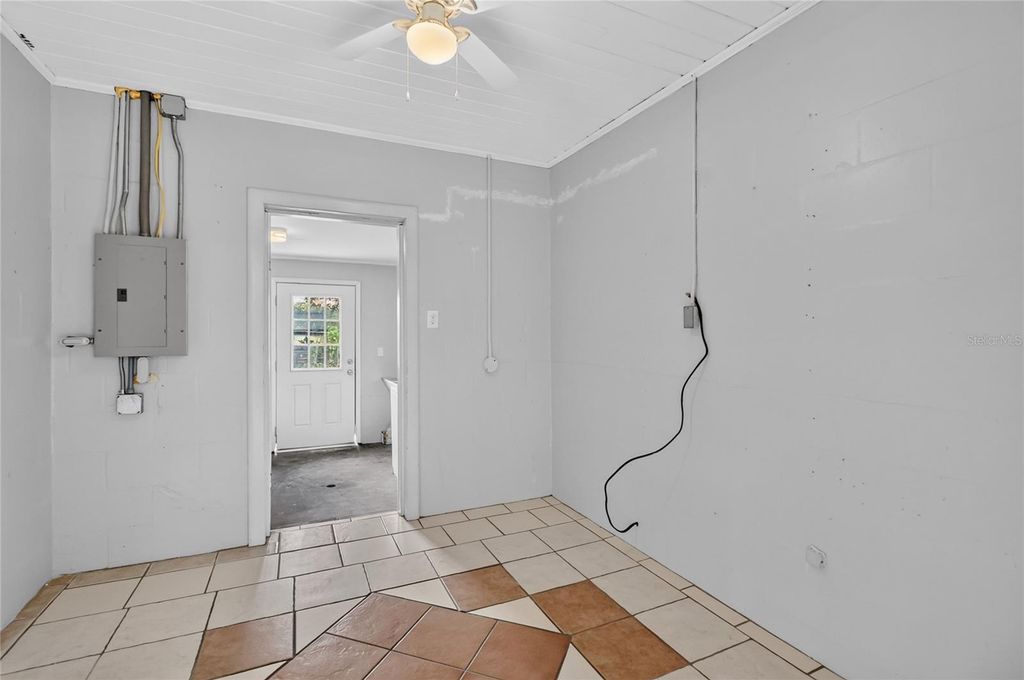 Image 42 of property listing at 307 STEEDLY AVENUE, Lake Wales, FL 33853