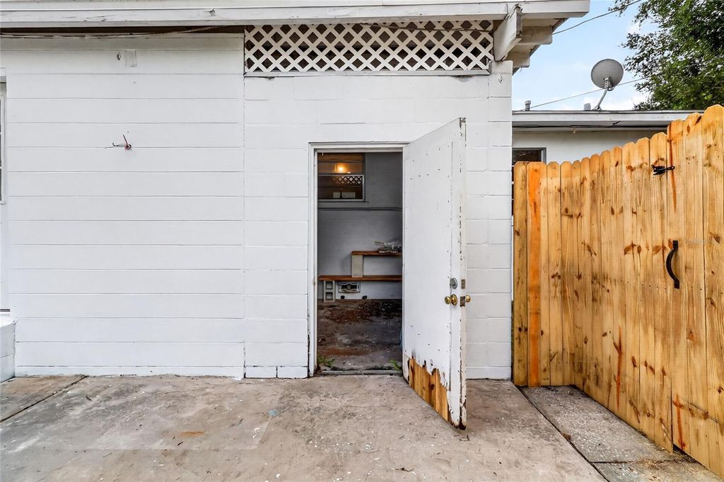 Image 49 of property listing at 307 STEEDLY AVENUE, Lake Wales, FL 33853