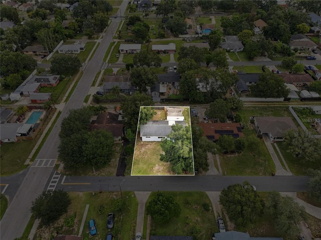 Image 6 of property listing at 307 STEEDLY AVENUE, Lake Wales, FL 33853