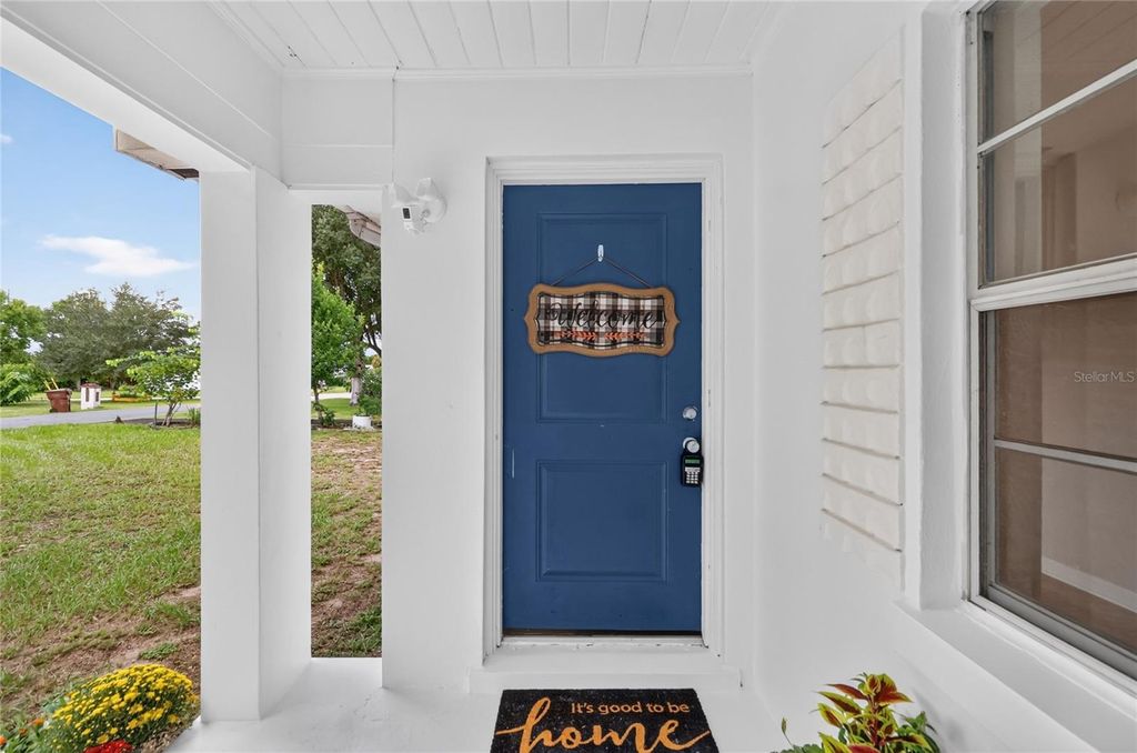 Image 7 of property listing at 307 STEEDLY AVENUE, Lake Wales, FL 33853