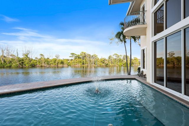 18499 SE Palm Island Lane, Jupiter, FL 33458