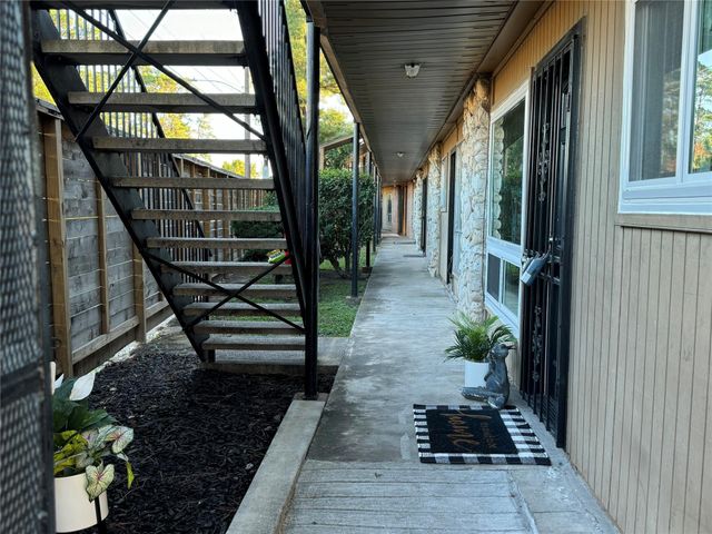 1529 Wirt Road 27, Houston, TX 77055