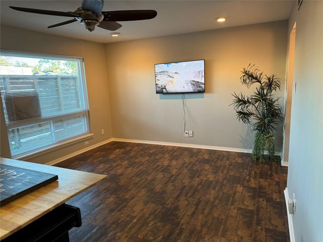 1529 Wirt Road 27, Houston, TX 77055