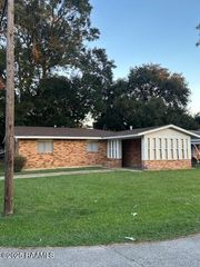 301 Doc Duhon Street, Lafayette, LA 70501