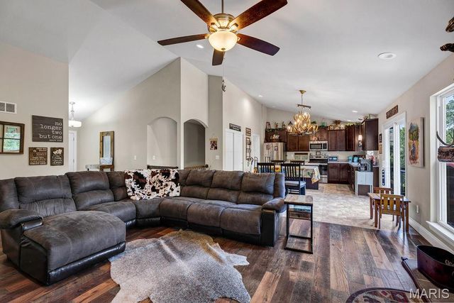 31 Pine Lake Drive, Troy, MO 63379