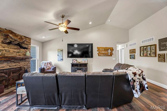 31 Pine Lake Drive, Troy, MO 63379