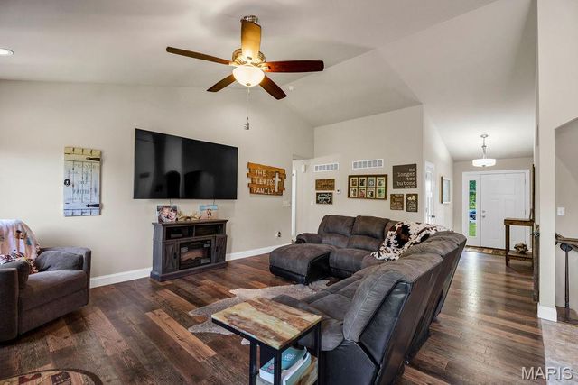 31 Pine Lake Drive, Troy, MO 63379