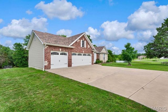 31 Pine Lake Drive, Troy, MO 63379