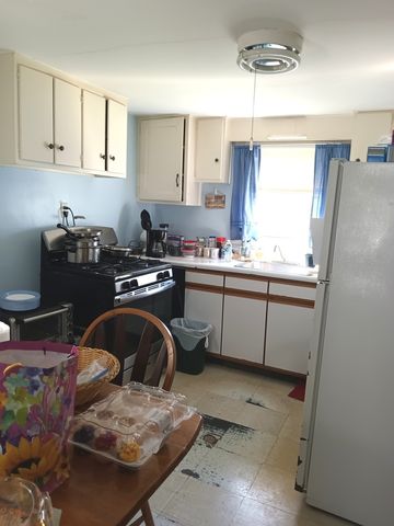 9867 W 17th Street, Zion, IL 60099