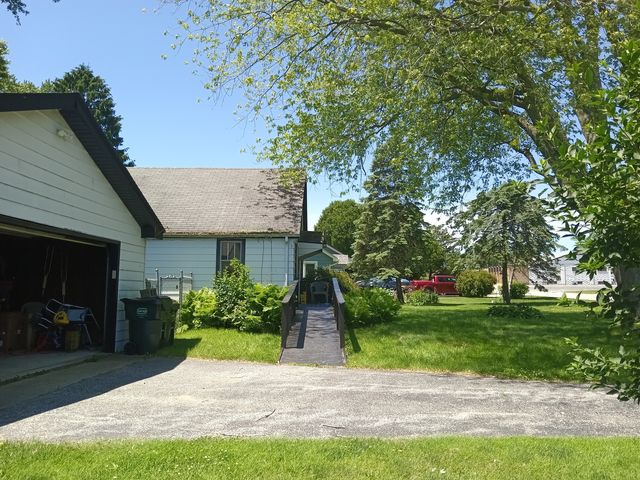 9867 W 17th Street, Zion, IL 60099