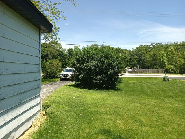 9867 W 17th Street, Zion, IL 60099