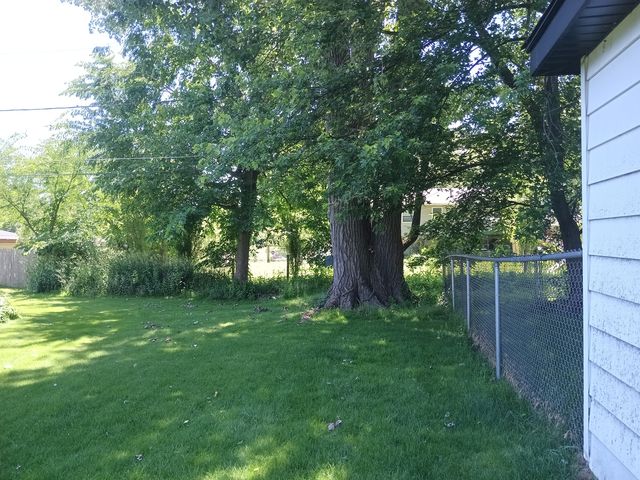 9867 W 17th Street, Zion, IL 60099